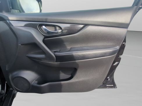 Used 2018 Nissan Rogue SL AWD/4WD image 22