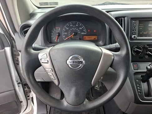 Used 2020 Nissan NV200 S image 18