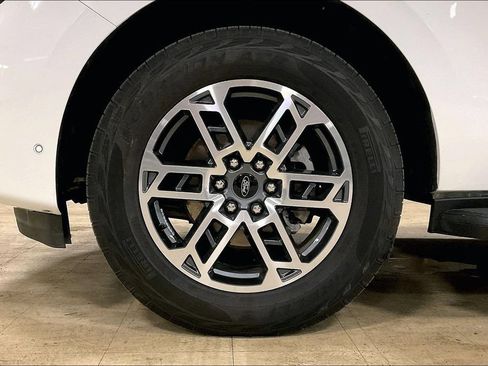 Certified 2025 Ford Expedition Active AWD/4WD image 9