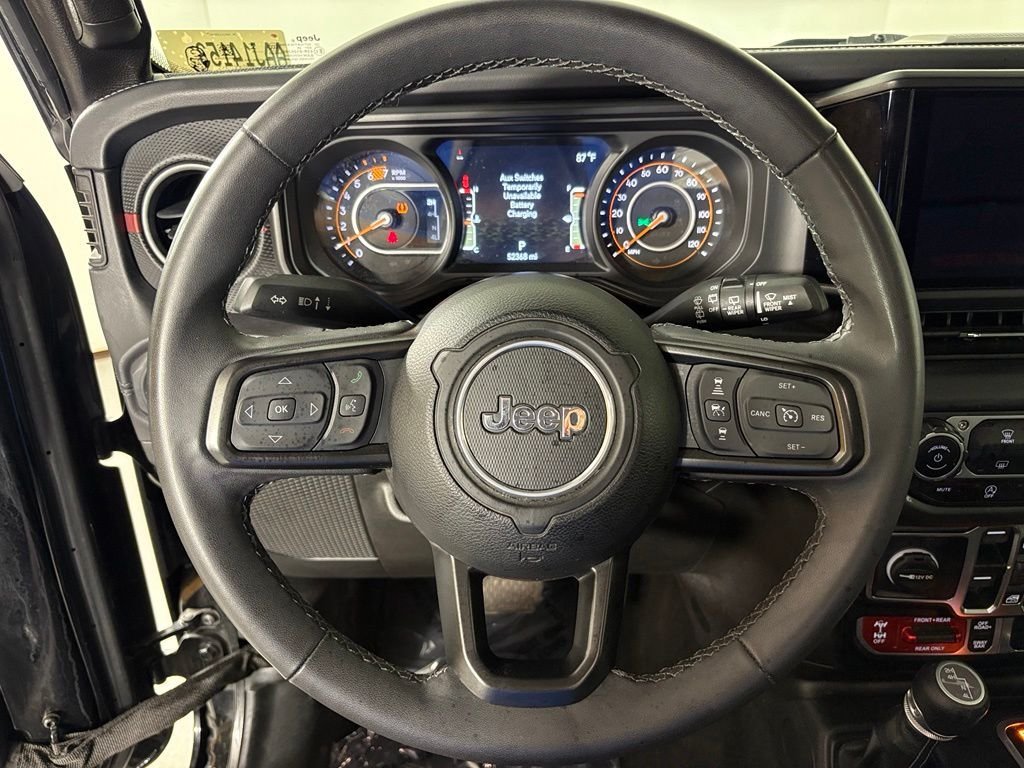 Used 2025 Jeep Wrangler Unlimited Rubicon AWD/4WD image 18