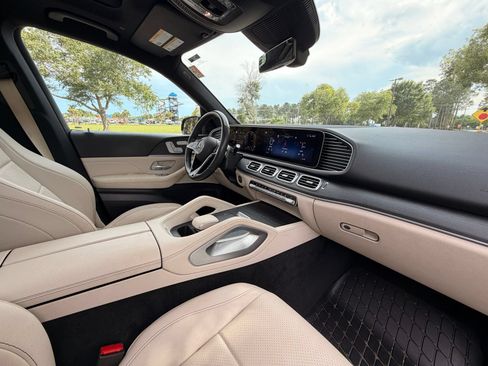 Used 2024 Mercedes-Benz GLE 450e 4MATIC image 19