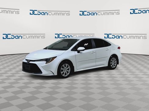 Used 2022 Toyota Corolla LE FWD image 4