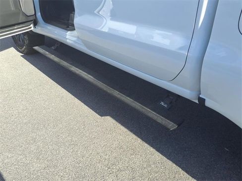 Used 2024 GMC Sierra 1500 AT4X image 20