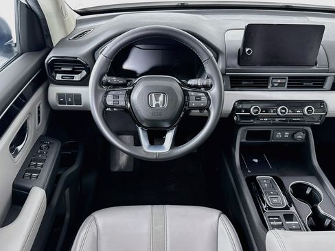 Certified 2024 Honda Pilot Touring image 24