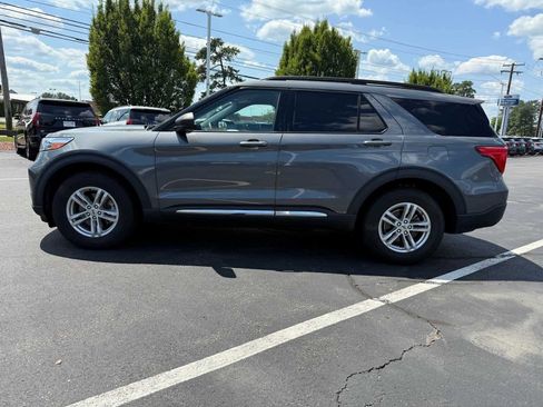 Used 2021 Ford Explorer XLT w/ Equipment Group 202A AWD/4WD image 2