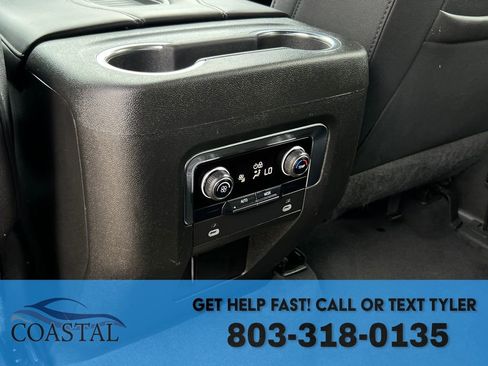 Used 2022 Chevrolet Suburban LT AWD/4WD image 20