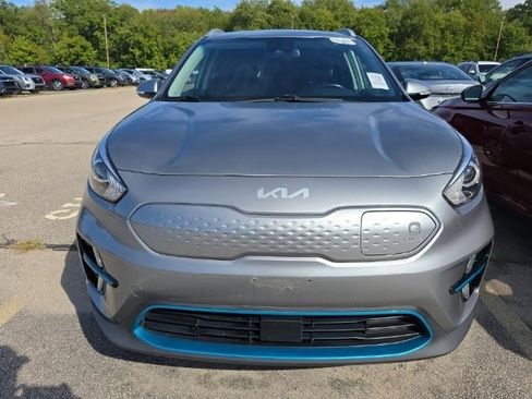 Used 2022 Kia Niro EX w/ Cold Weather Package image 3