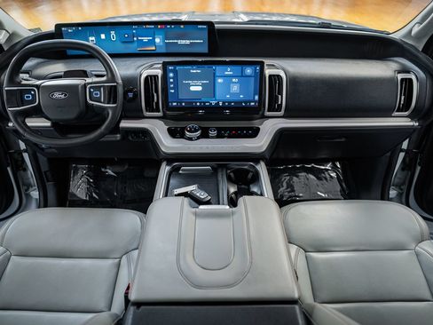 Used 2025 Ford Expedition Max Active RWD image 24
