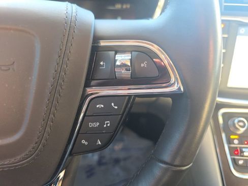 Used 2020 Lincoln Continental w/ Premium Package image 28