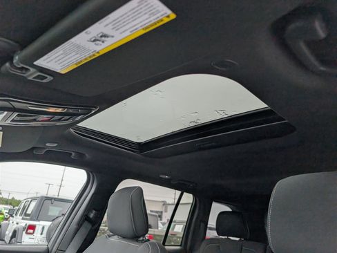 New 2025 Jeep Grand Cherokee Laredo X w/ Luxury Tech Group I image 26