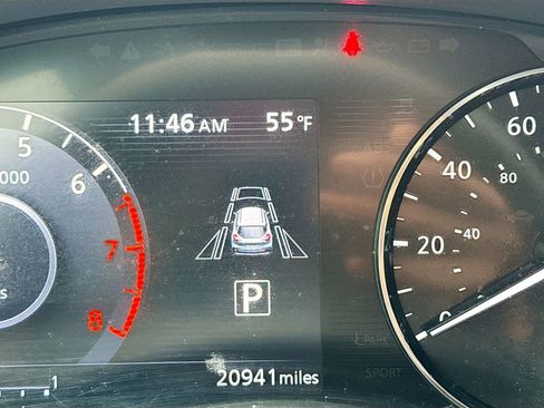 Used 2023 Nissan Kicks SR w/ SR Premium Package image 12