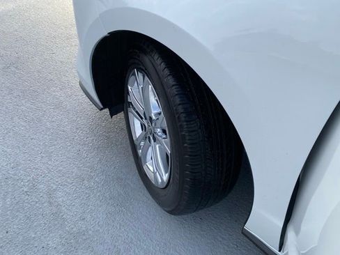 Used 2022 Toyota Sienna Platinum image 29