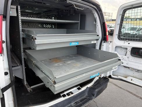 Used 2017 Chevrolet Express 2500 RWD image 8