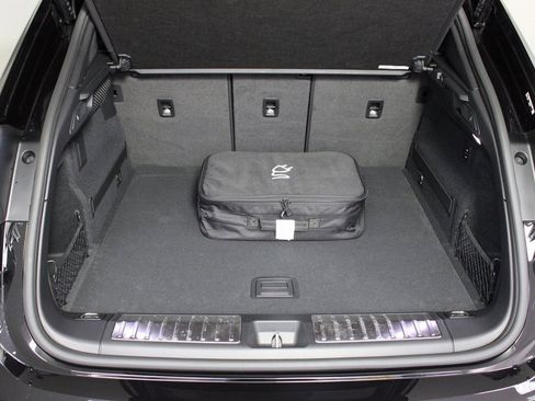 Used 2025 Porsche Macan Electric image 14