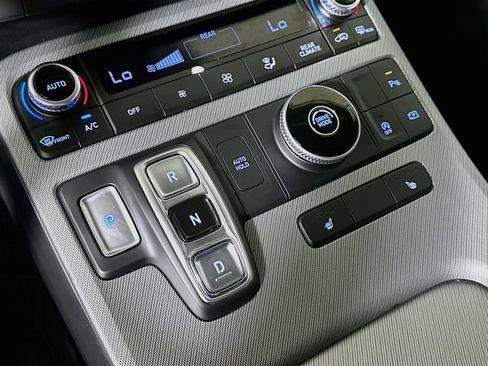 Used 2024 Hyundai Palisade SEL FWD image 19