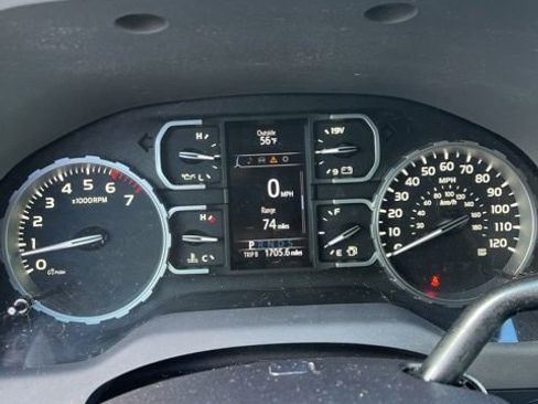Used 2020 Toyota Tundra SR5 AWD/4WD image 10