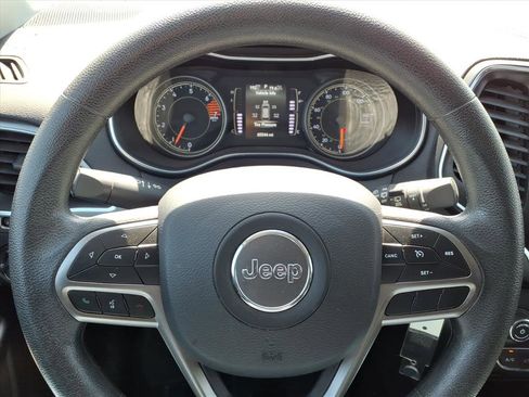 Used 2021 Jeep Cherokee Latitude image 12