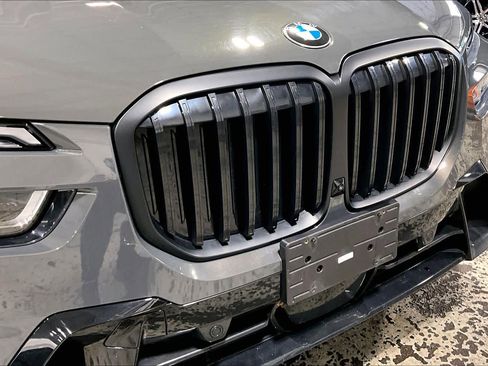 Used 2023 BMW X7 xDrive40i w/ M Sport Package image 29