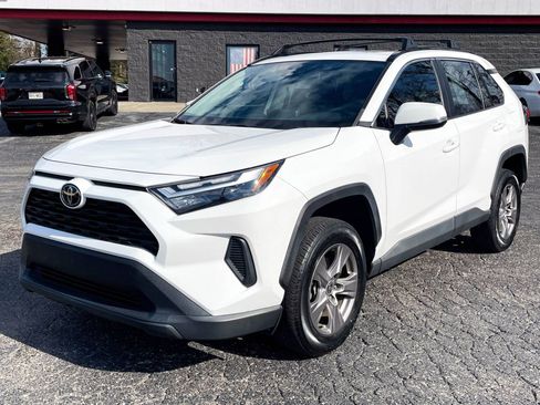 Used 2022 Toyota RAV4 XLE w/ Convenience Package image 1