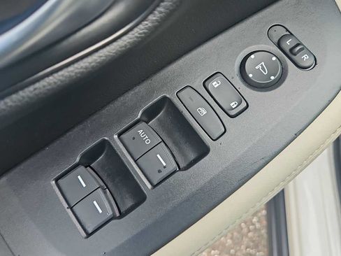 Certified 2025 Honda HR-V LX image 15