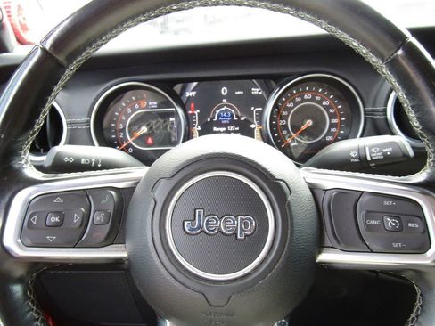 Used 2021 Jeep Gladiator Overland AWD/4WD image 15
