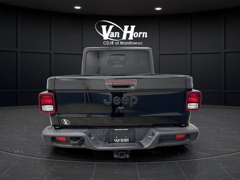 Used 2022 Jeep Gladiator Sport AWD/4WD image 11