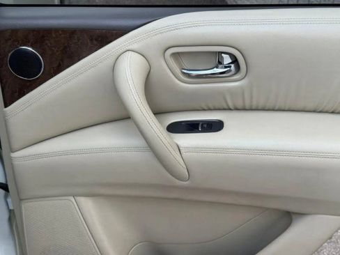 Used 2017 INFINITI QX80 2WD w/ Driver Assistance Package image 28