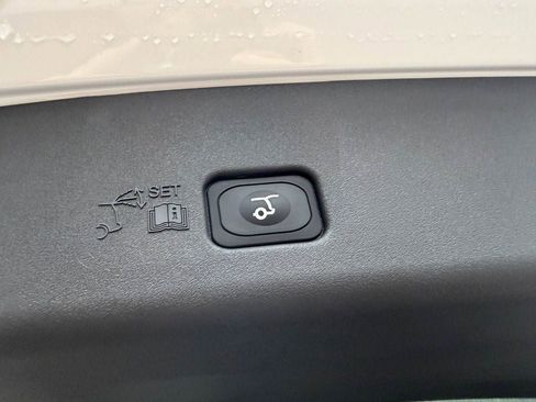 New 2026 Lincoln Nautilus Premier w/ Jet Appearance Package image 18