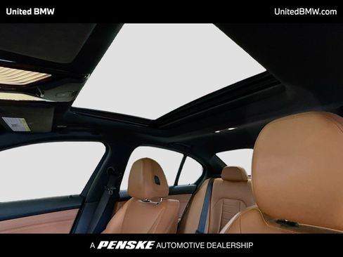 Used 2019 BMW 330i Sedan w/ M Sport Package image 12