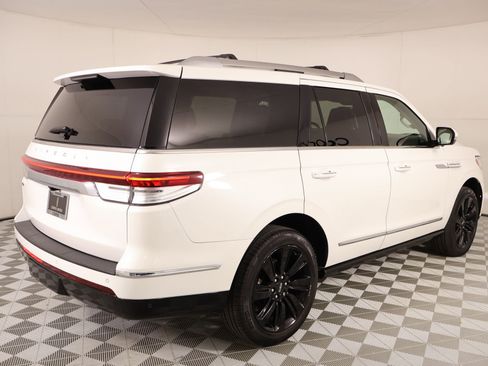 Used 2024 Lincoln Navigator Reserve AWD/4WD image 19