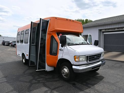 Used 2003 Ford E-450 and Econoline 450 RWD image 41