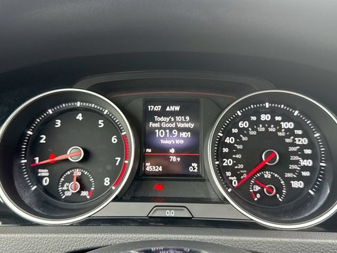 Used 2019 Volkswagen GTI 4-Door FWD image 10