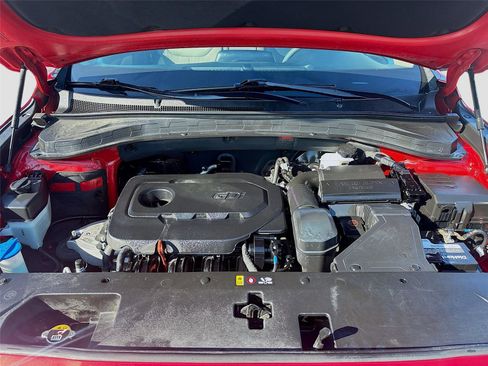 Used 2020 Hyundai Santa Fe SE image 30