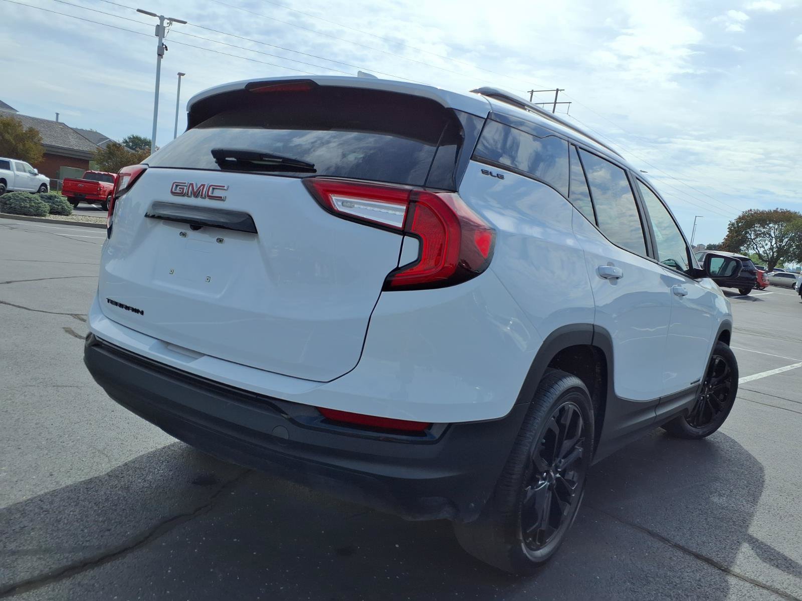 Used 2022 GMC Terrain SLE w/ Elevation Edition FWD image 28