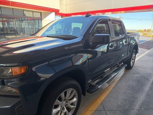 Used 2021 Chevrolet Silverado 1500 Custom image 2