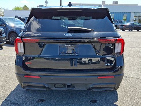 Used 2025 Ford Explorer ST-Line w/ ST-Line Street Pack AWD/4WD image 5