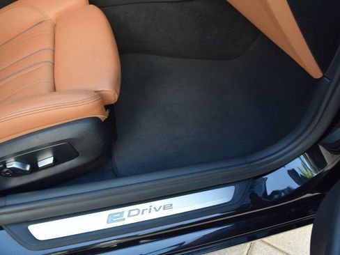 Used 2018 BMW 530e w/ Premium Package 2 RWD image 51