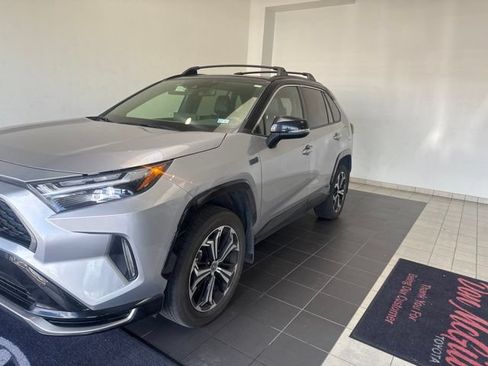Certified 2022 Toyota RAV4 XSE w/ Weather Package AWD/4WD image 3
