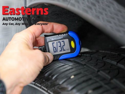 Used 2019 Volvo XC60 T5 Momentum w/ Multimedia Package image 29