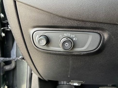 Used 2019 Chevrolet Equinox LT w/ Driver Convenience Package image 22