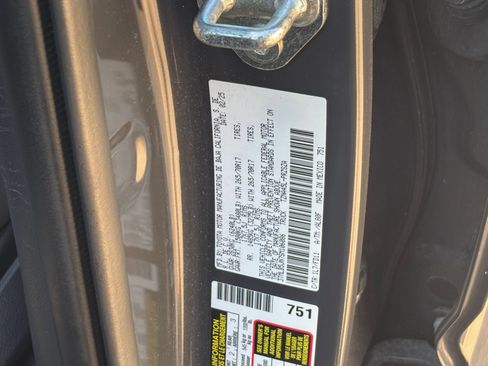 Used 2025 Toyota Tacoma TRD Off-Road AWD/4WD image 23