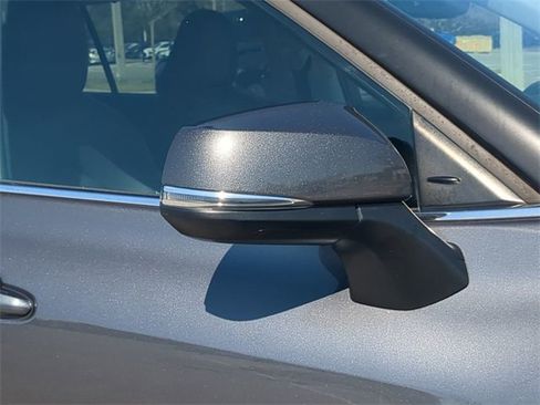 Certified 2023 Toyota Highlander XLE image 12