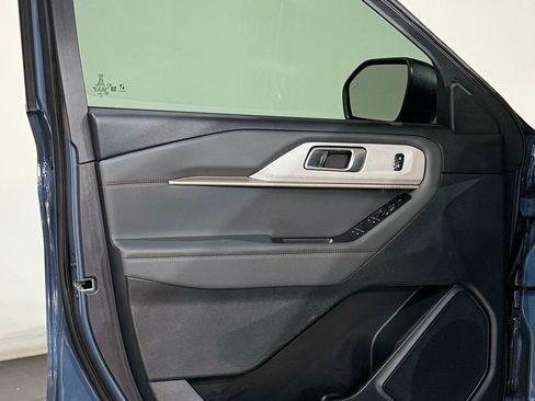 Used 2025 Ford Explorer Active w/ Active Comfort Package image 39