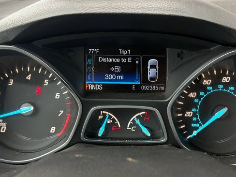 Used 2016 Ford Escape SE FWD image 25