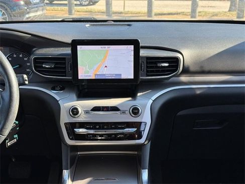 Used 2020 Ford Explorer XLT w/ Equipment Group 202A image 12