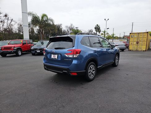 Used 2024 Subaru Forester Premium image 7