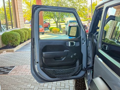 Used 2022 Jeep Wrangler Sport AWD/4WD image 14