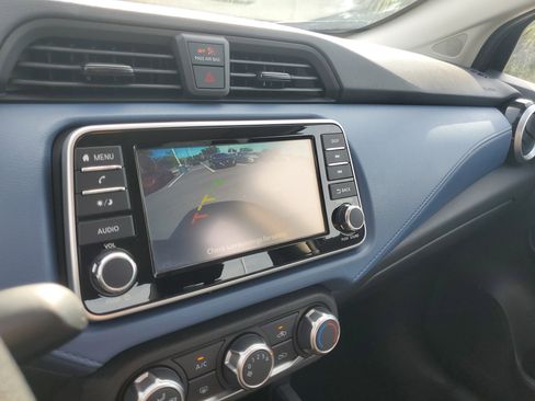 Used 2025 Nissan Versa SV FWD image 19