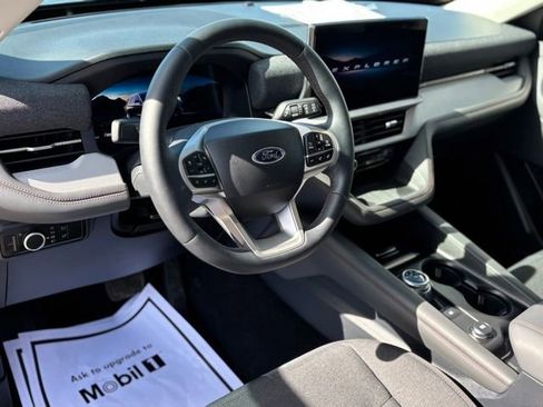 Certified 2025 Ford Explorer Active image 10