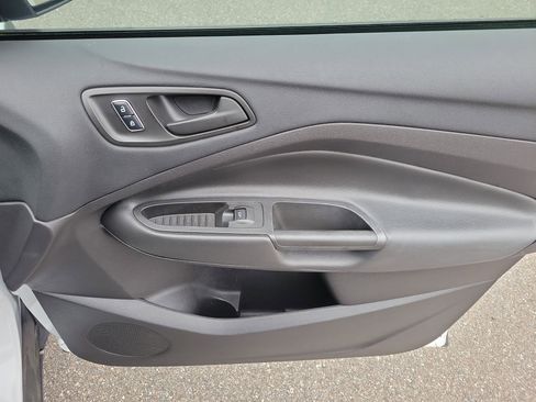 Used 2016 Ford Escape S image 10